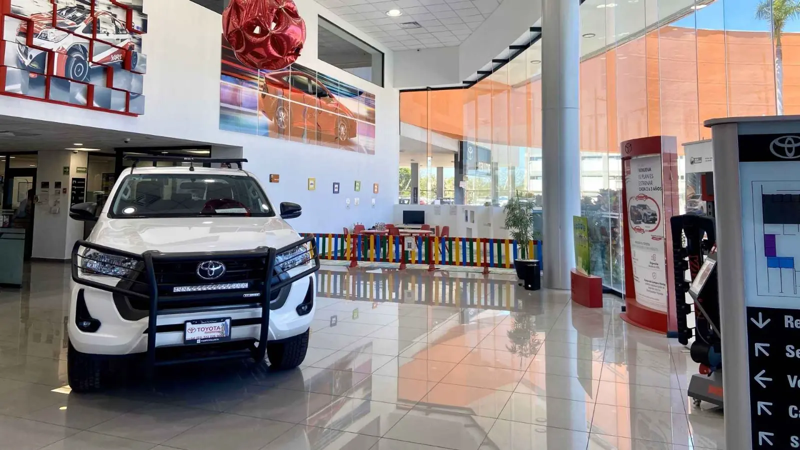 Agencia Toyota Showroom